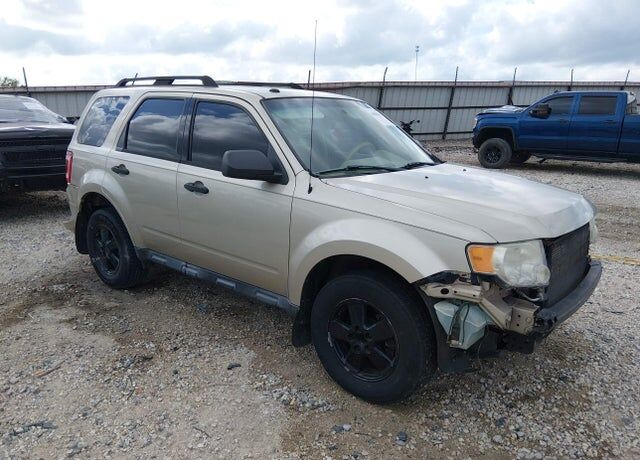 2011 FORD Escape