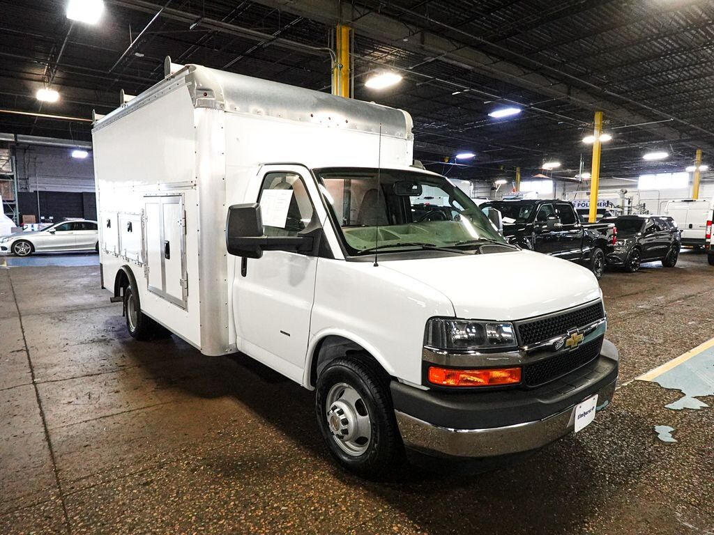 2022 CHEVROLET Express