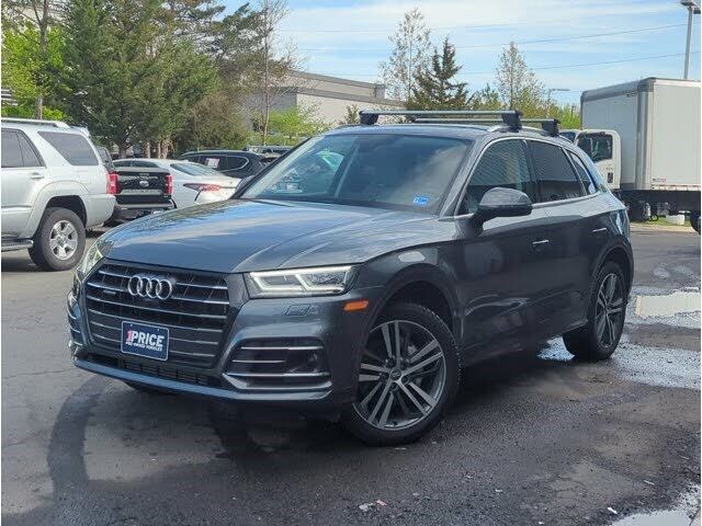 2020 AUDI Q5 e