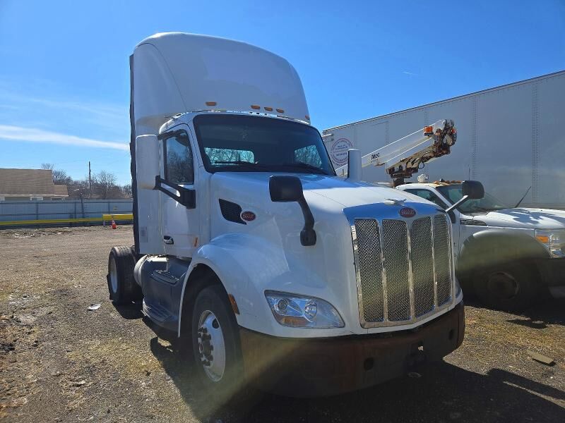 2016 PETERBILT 579