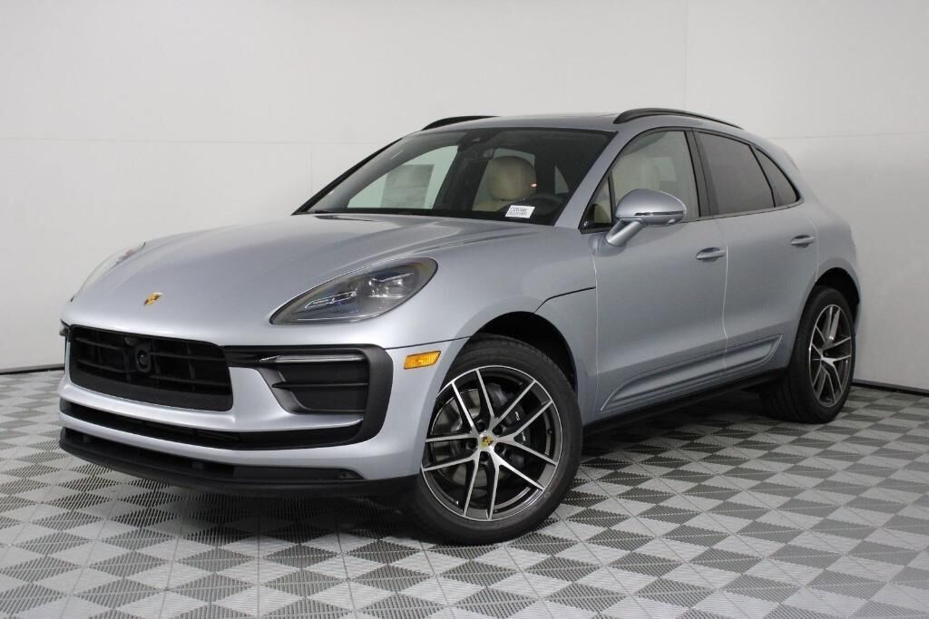 2026 PORSCHE Macan