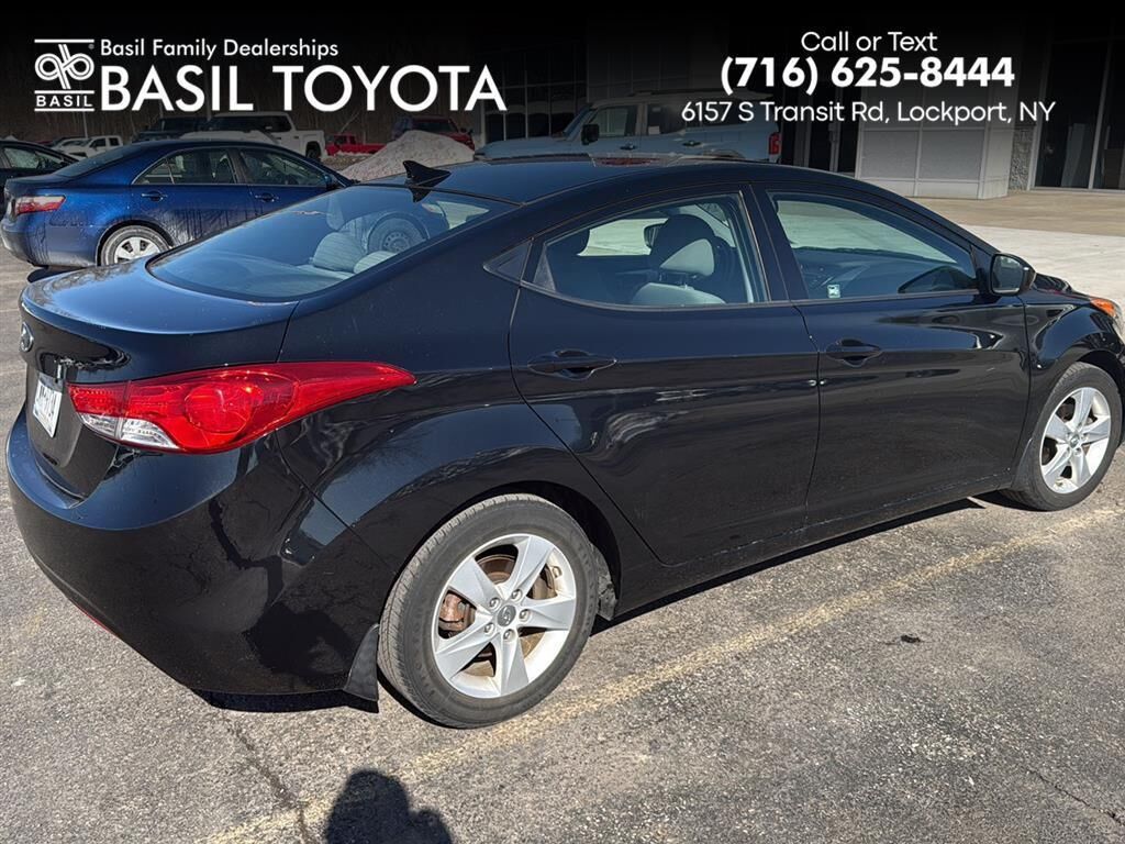 2013 HYUNDAI Elantra