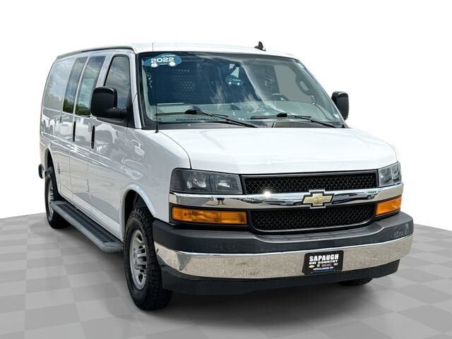 2022 CHEVROLET Express