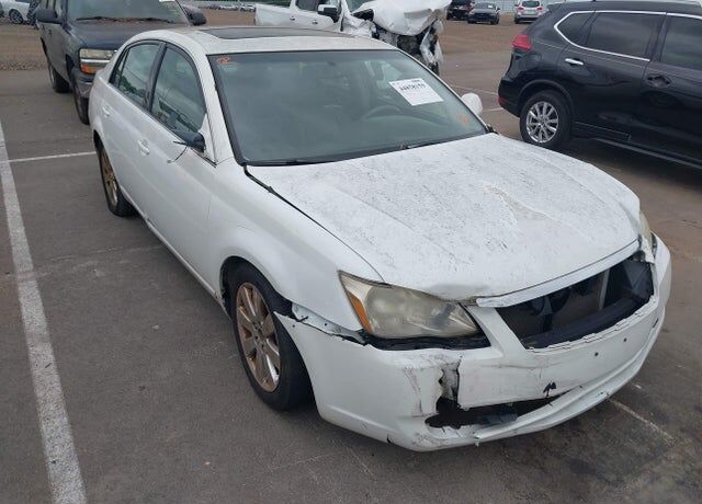 2005 TOYOTA Avalon