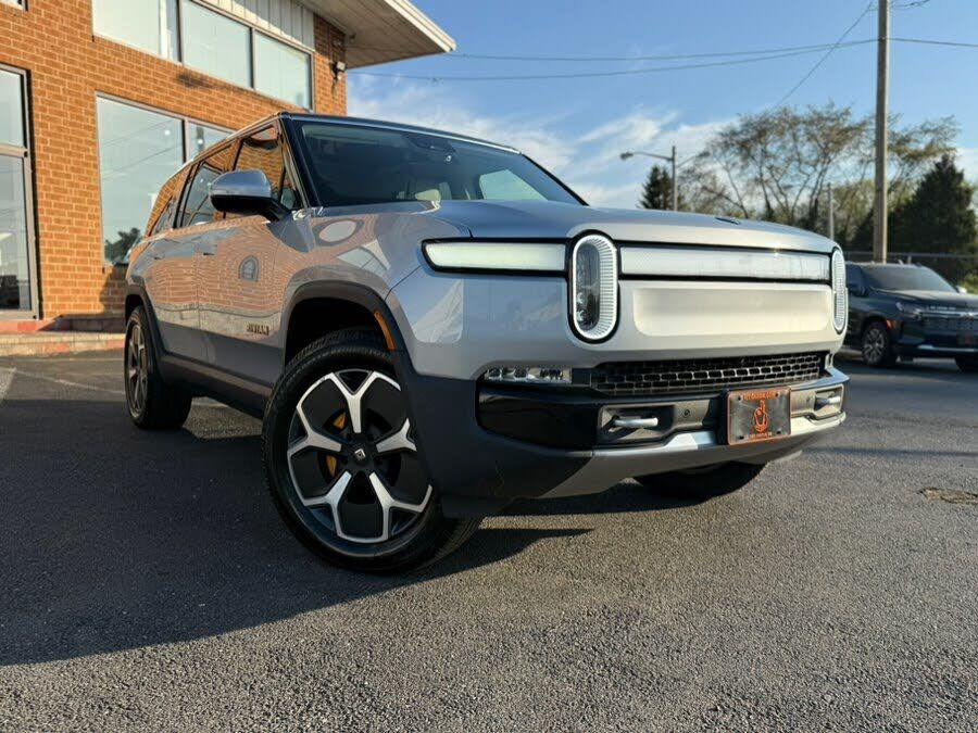 2023 RIVIAN R1S