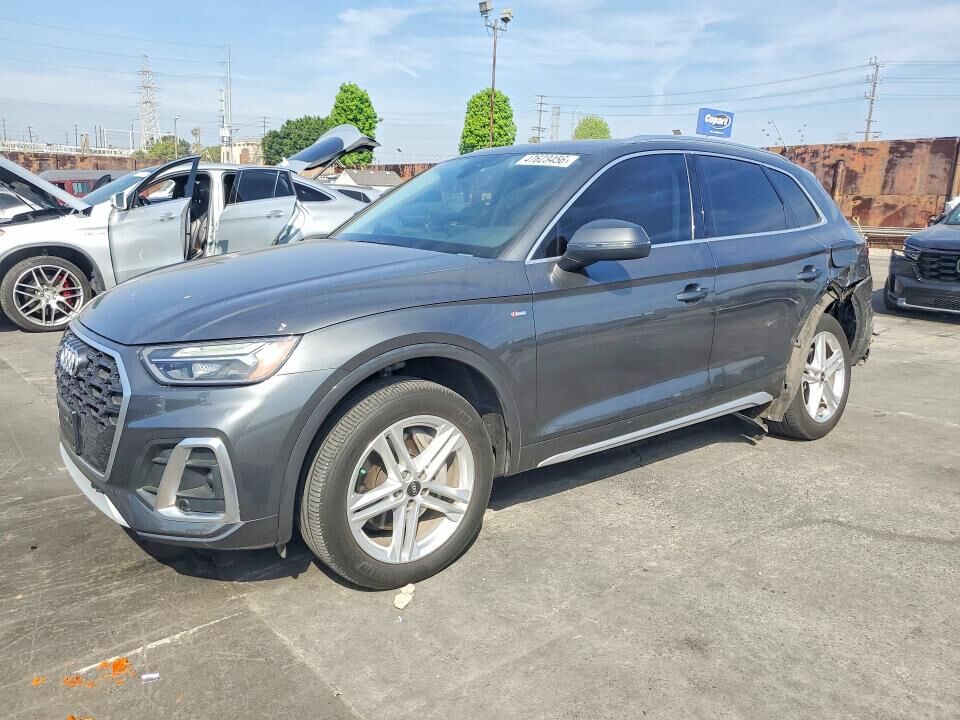 2021 AUDI Q5 e