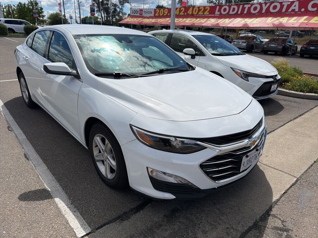 2024 CHEVROLET Malibu