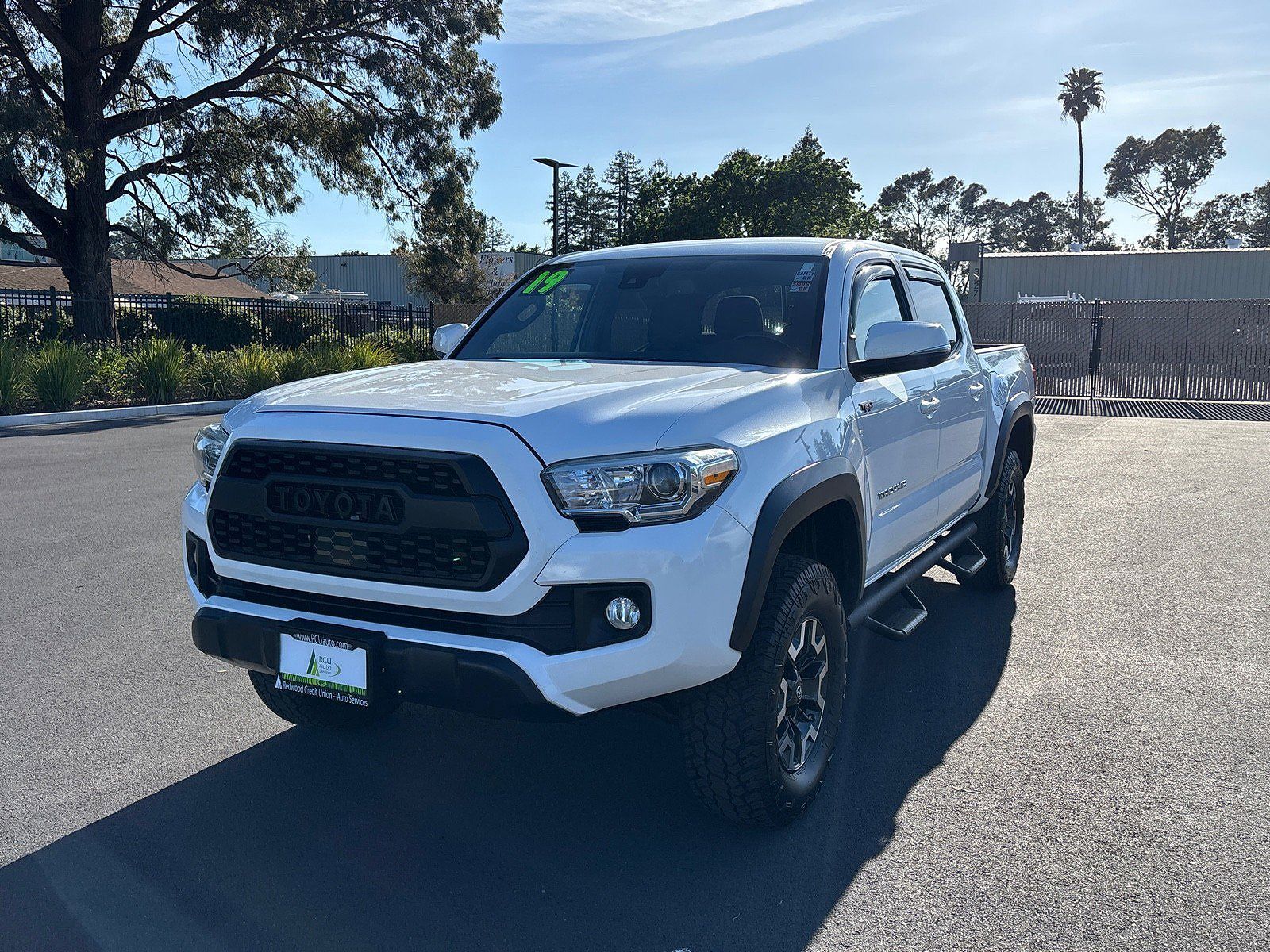 2019 TOYOTA Tacoma