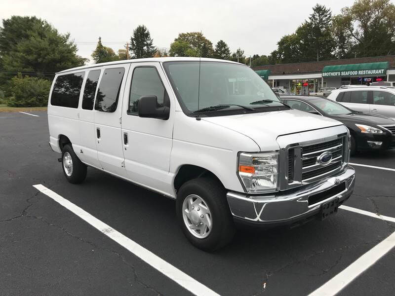 2011 FORD E-350