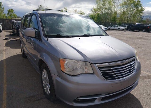 2014 CHRYSLER Town and Country