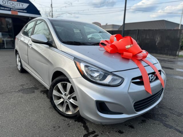 2013 HYUNDAI Accent