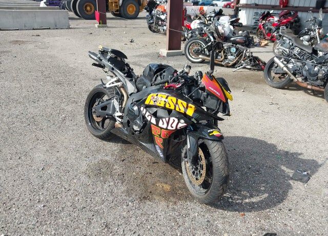 2008 HONDA CB