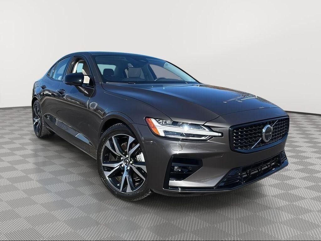 2024 VOLVO S60