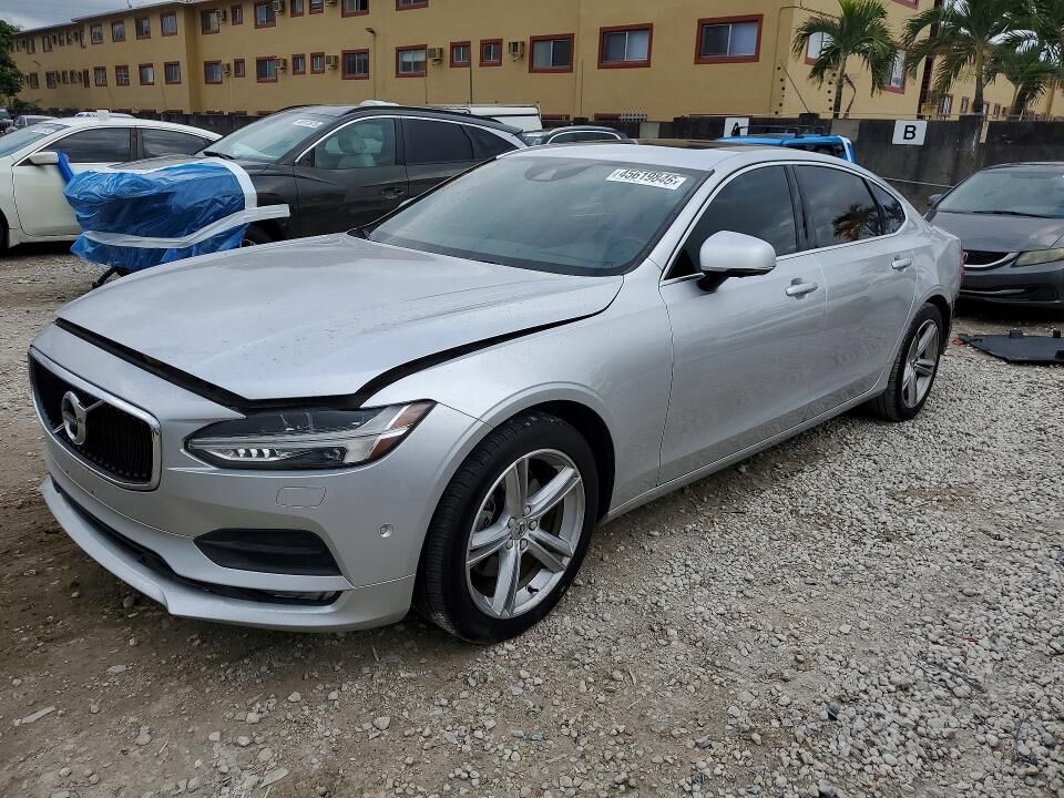 2018 VOLVO S90