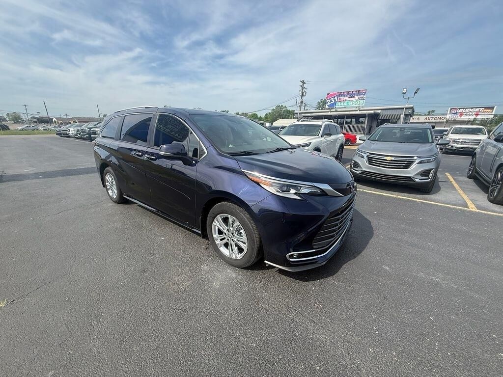 2022 TOYOTA Sienna