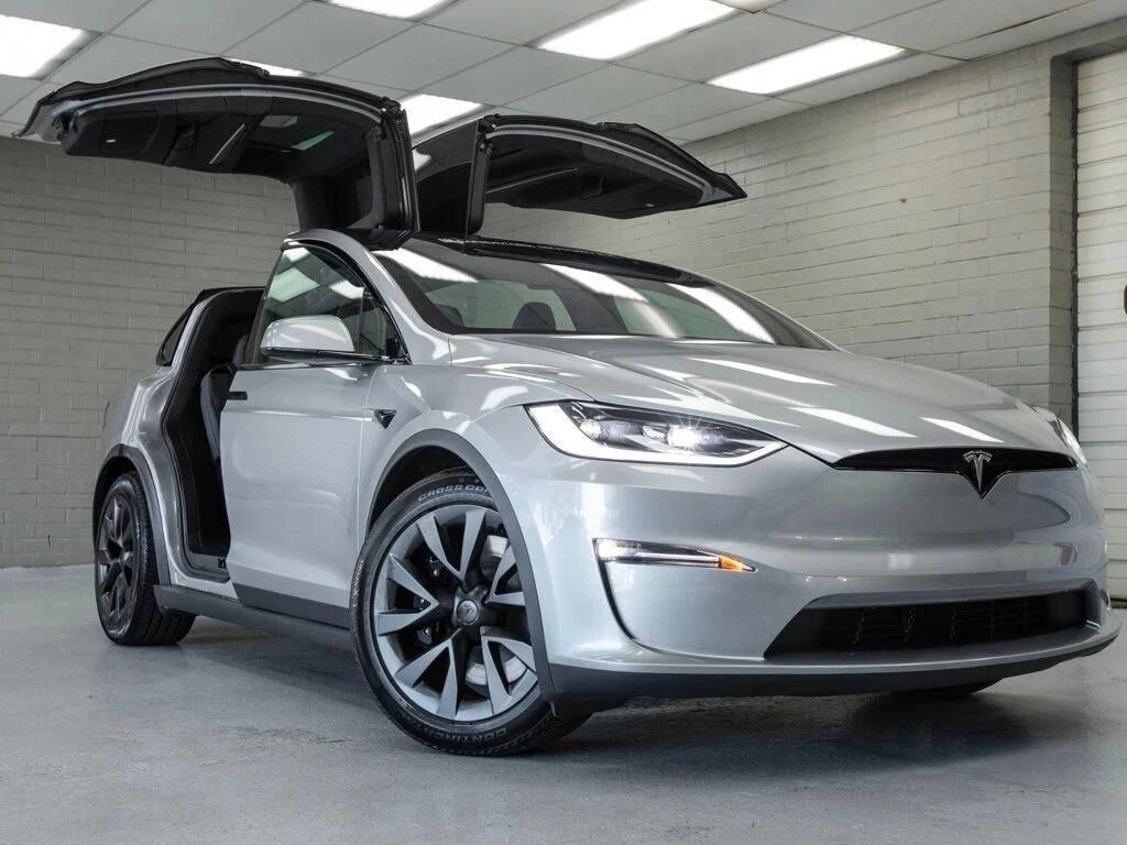 2024 TESLA Model X