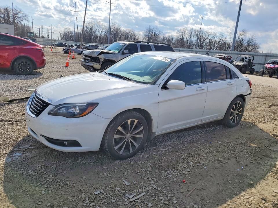 2013 CHRYSLER 200
