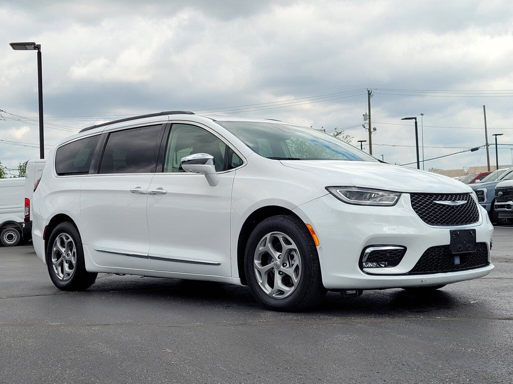 2022 CHRYSLER Pacifica
