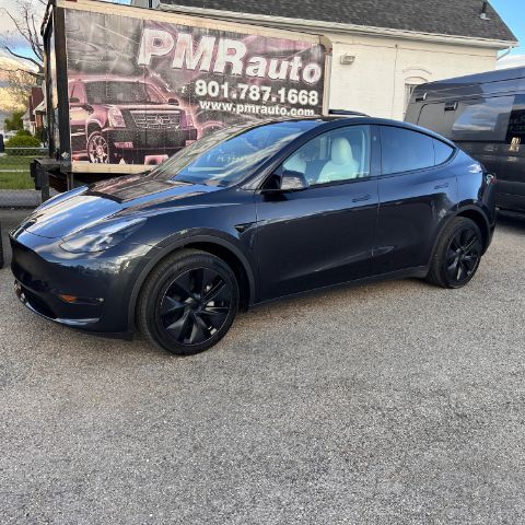 2024 TESLA Model Y