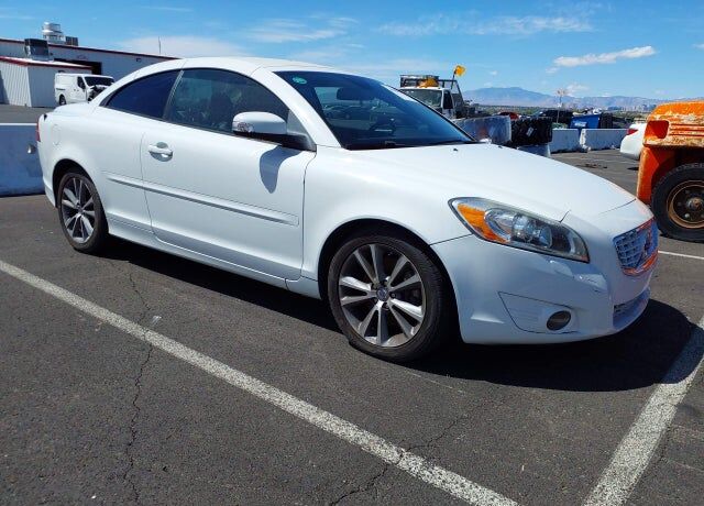 2011 VOLVO C70