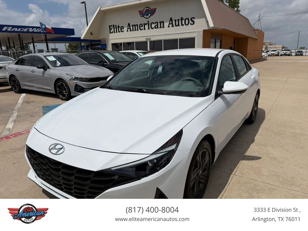 2022 HYUNDAI Elantra