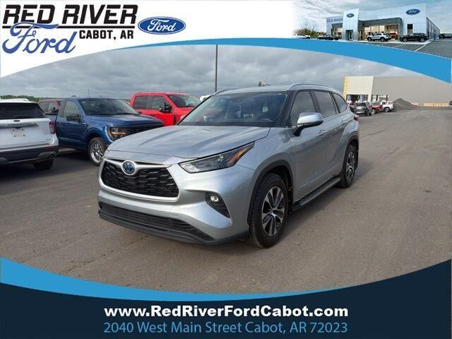 2023 TOYOTA Highlander