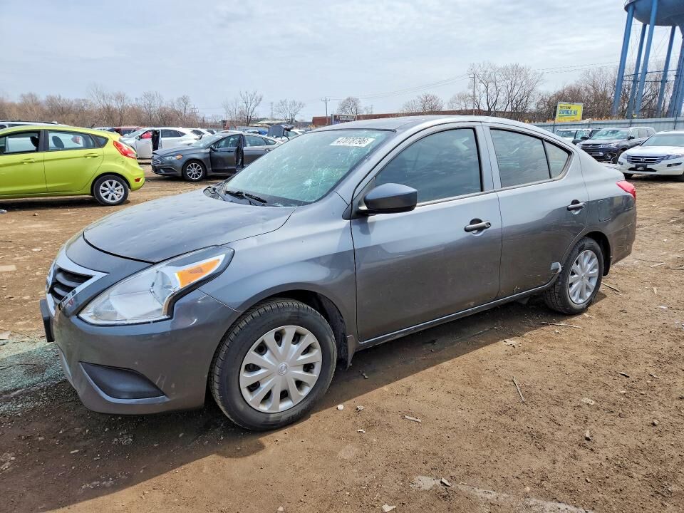 2017 NISSAN Versa