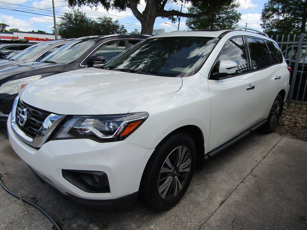 2017 NISSAN Pathfinder