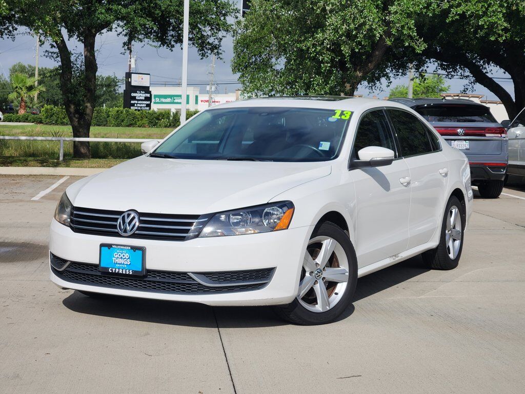 2013 VOLKSWAGEN Passat