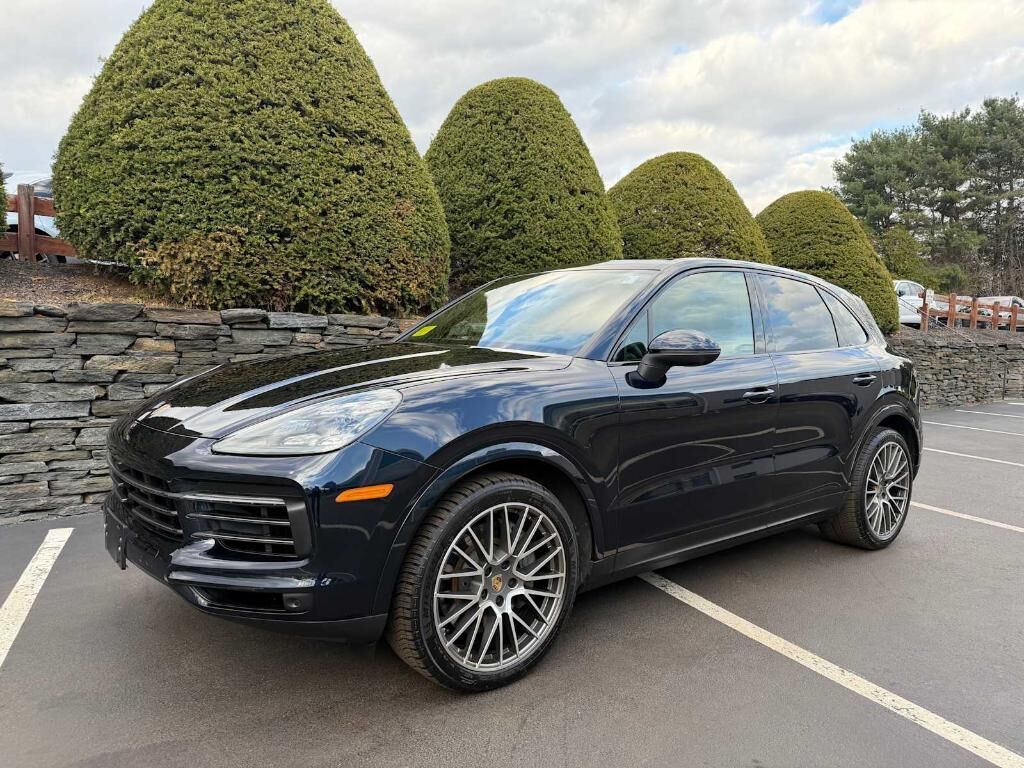2022 PORSCHE Cayenne