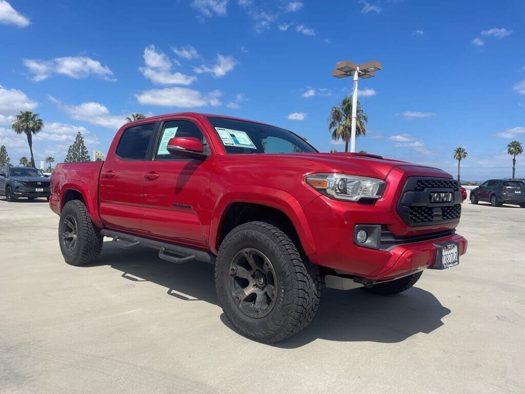 2018 TOYOTA Tacoma