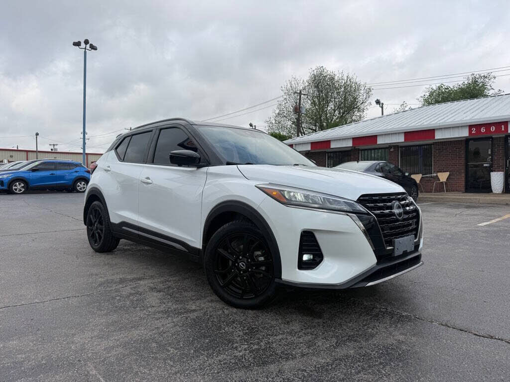 2022 NISSAN Kicks