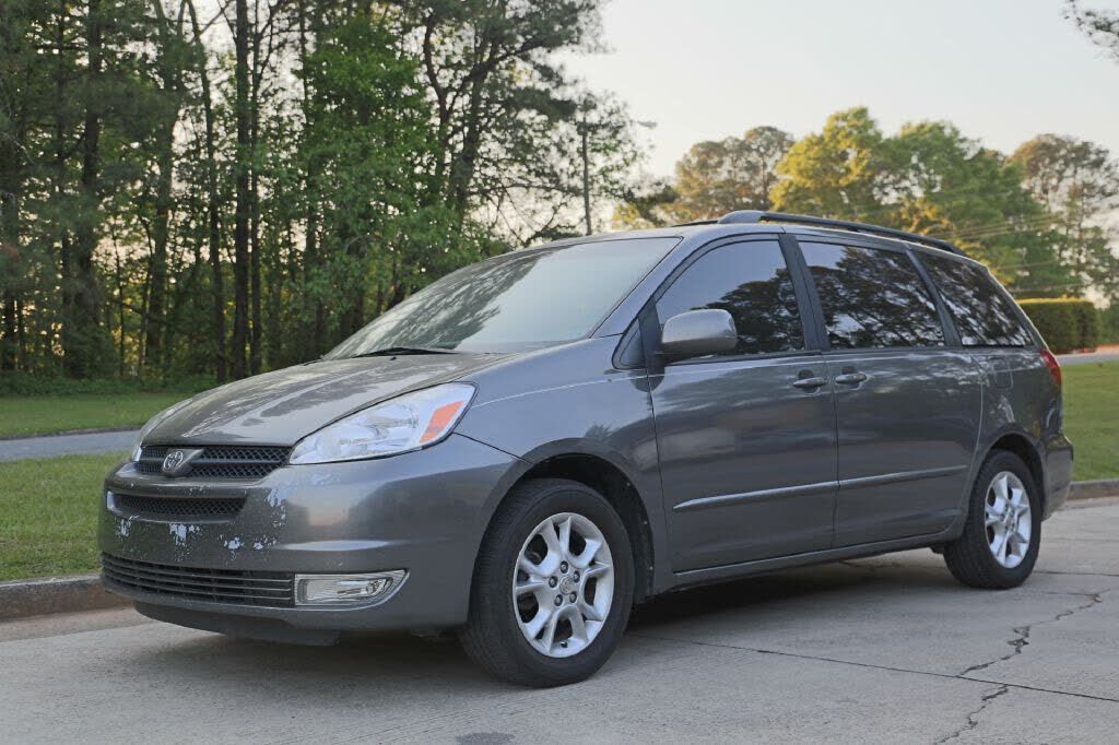 2004 TOYOTA Sienna
