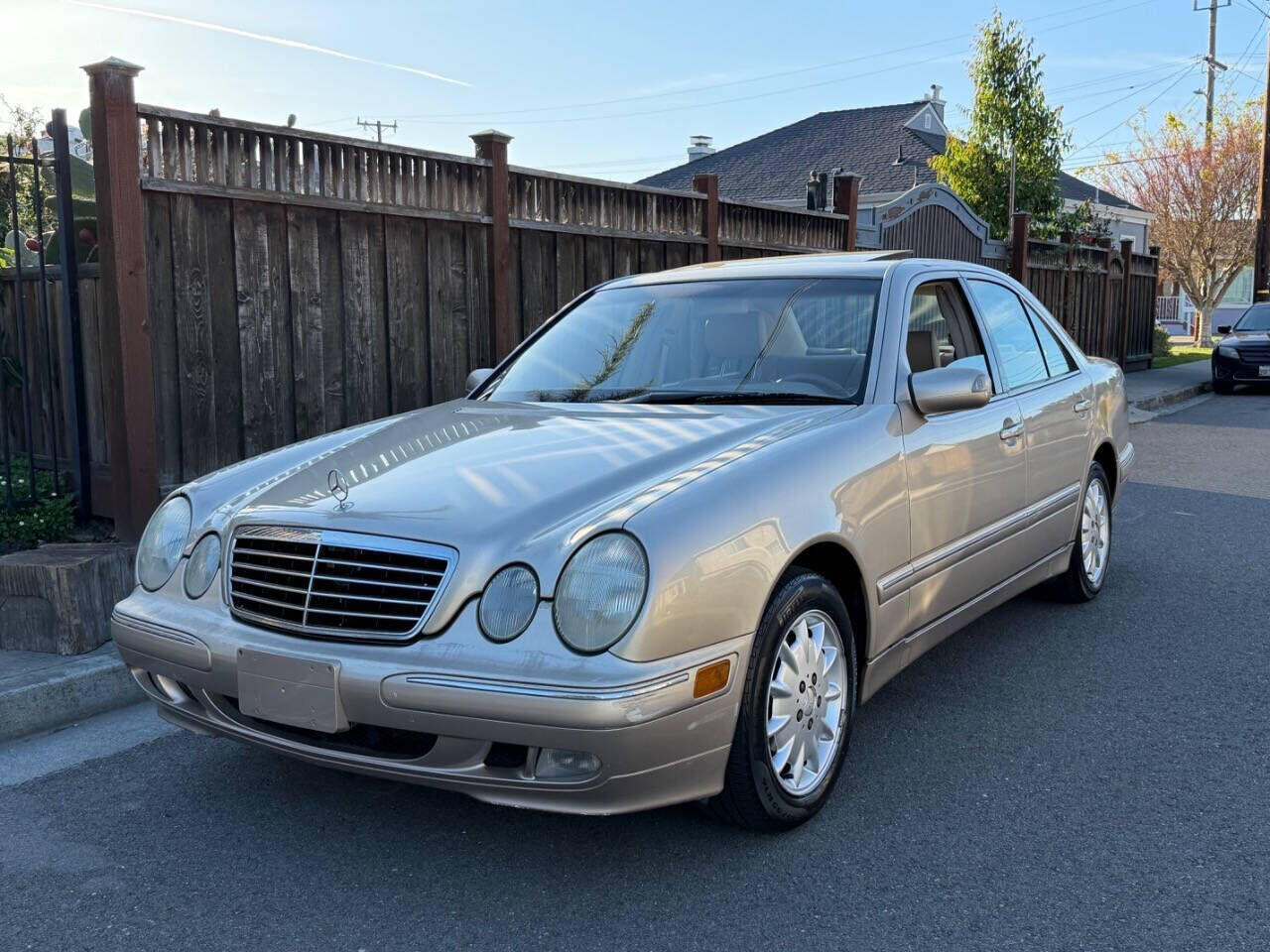 2000 MERCEDES-BENZ E-Class