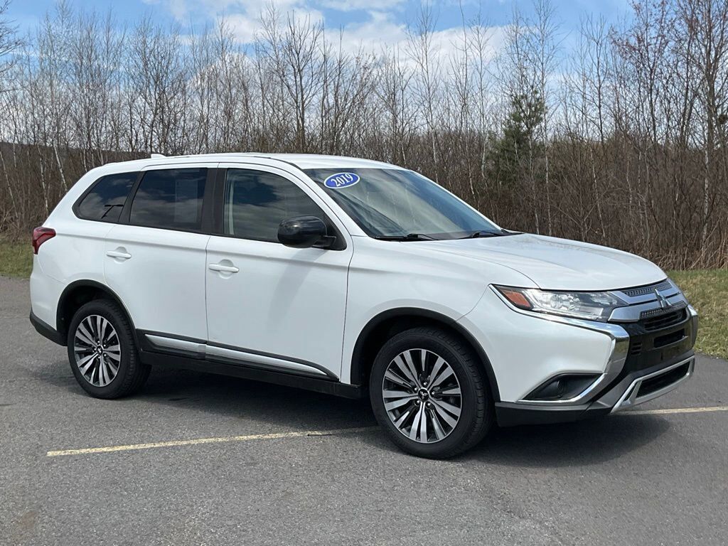 2019 MITSUBISHI Outlander