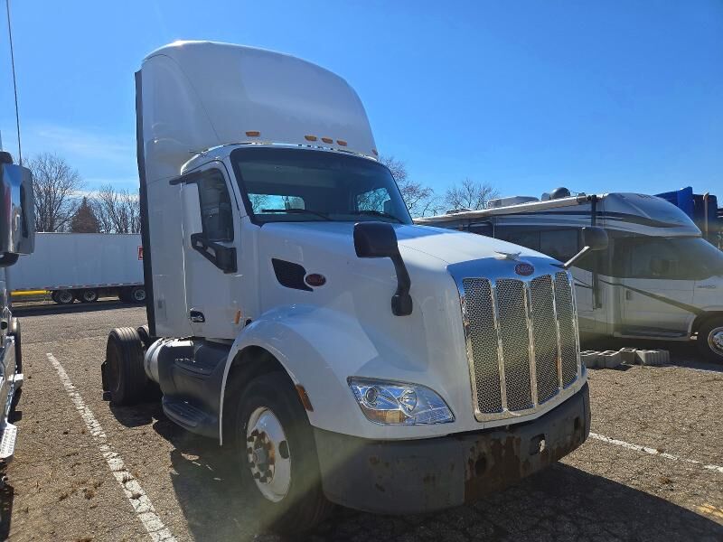 2016 PETERBILT 579