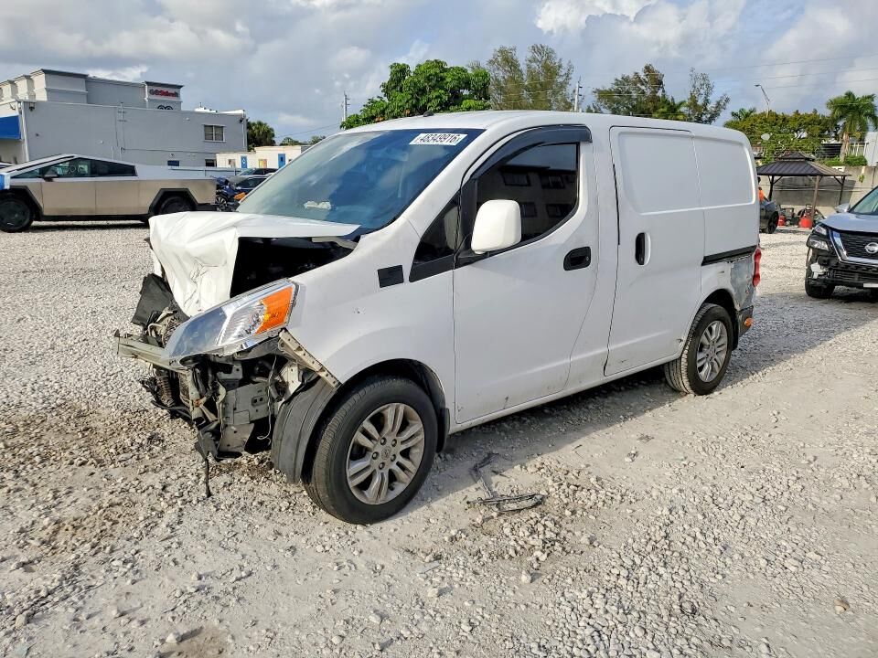 2017 NISSAN NV200