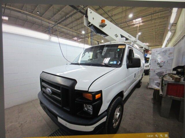2011 FORD E-350