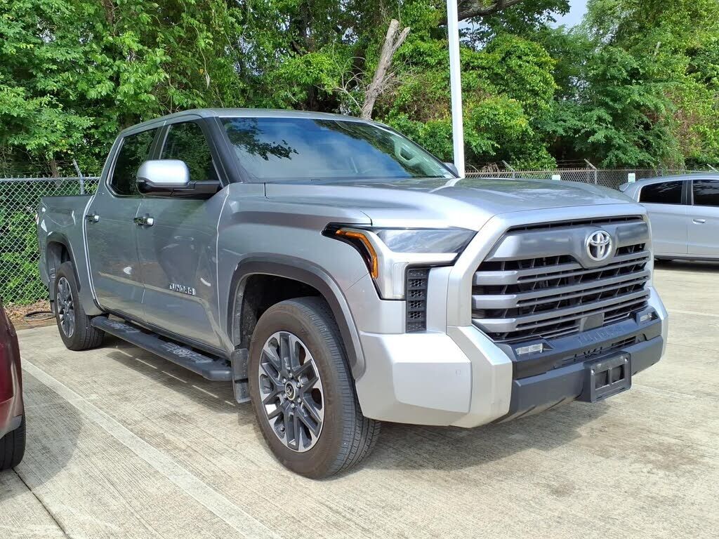 2024 TOYOTA Tundra