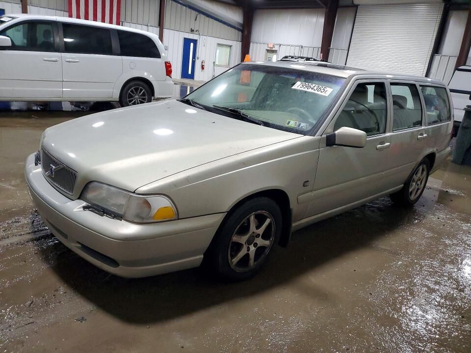 2000 VOLVO V70