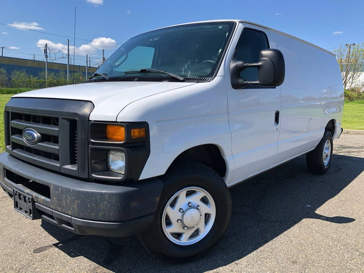2013 FORD E-350