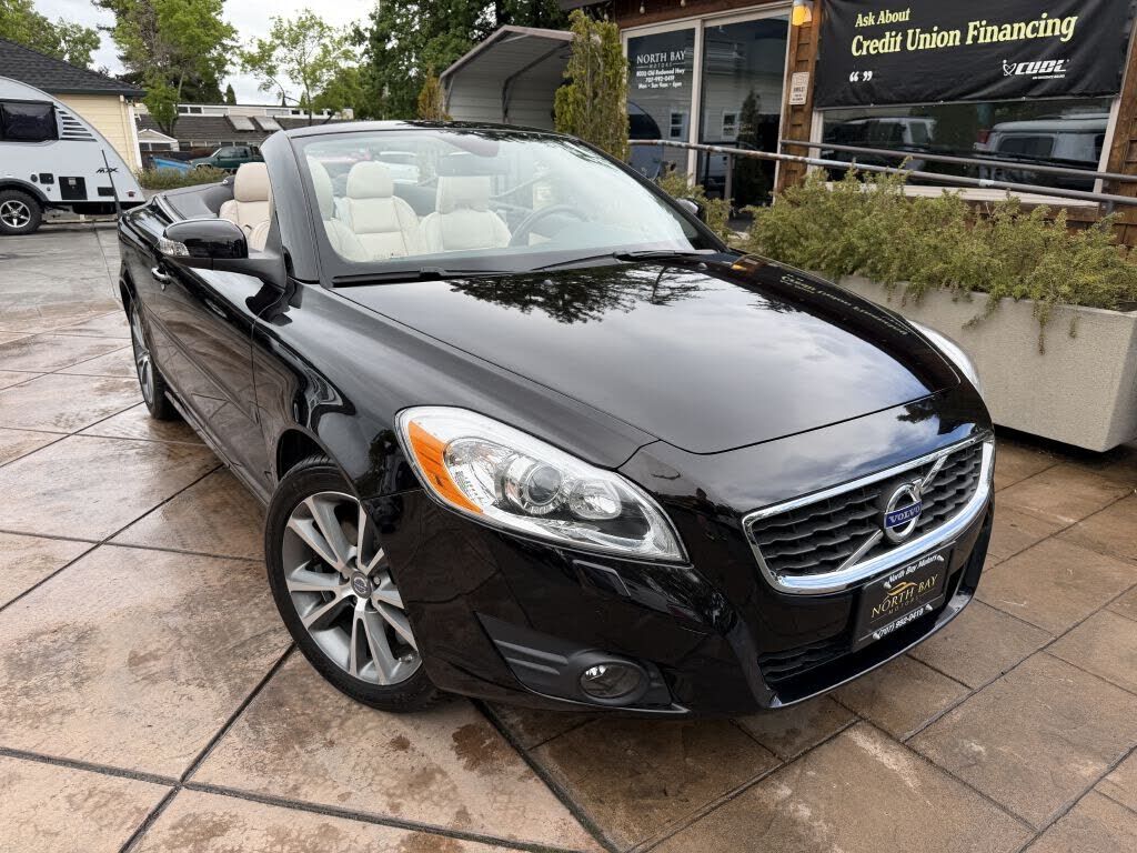 2011 VOLVO C70