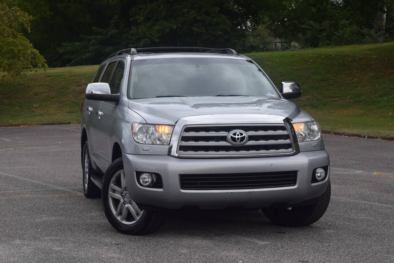 2011 TOYOTA Sequoia