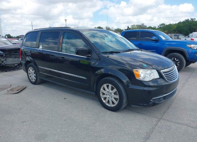 2015 CHRYSLER Town and Country