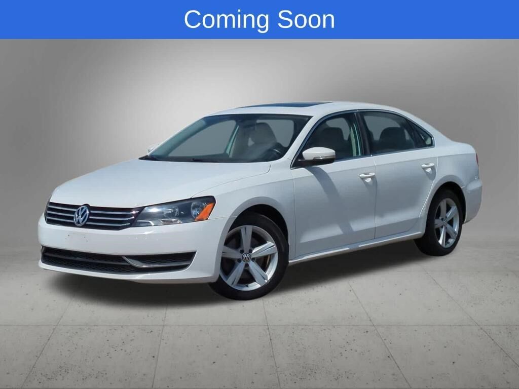 2012 VOLKSWAGEN Passat
