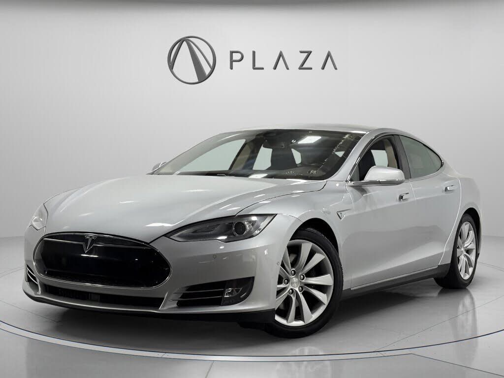 2015 TESLA Model S