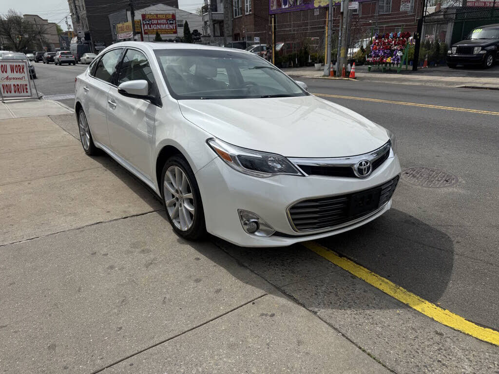 2013 TOYOTA Avalon