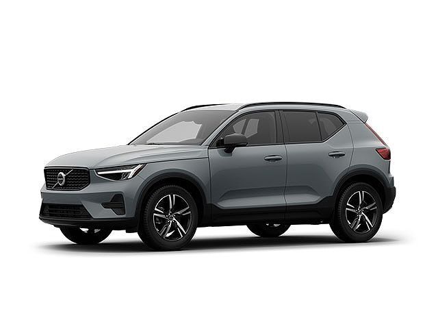 2026 VOLVO XC40