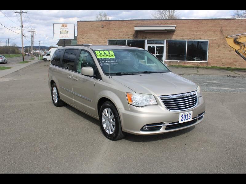 2013 CHRYSLER Town and Country