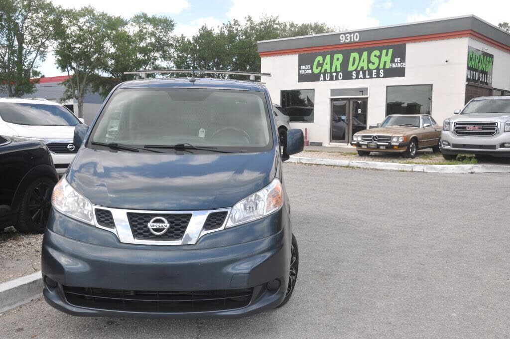 2017 NISSAN NV200
